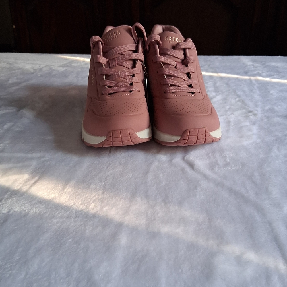 Skechers Women's Blush Sneakers